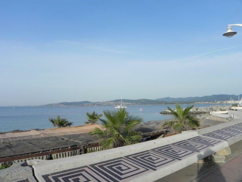 B&B Le Clos Des Vignes Saint Raphael Exterior foto