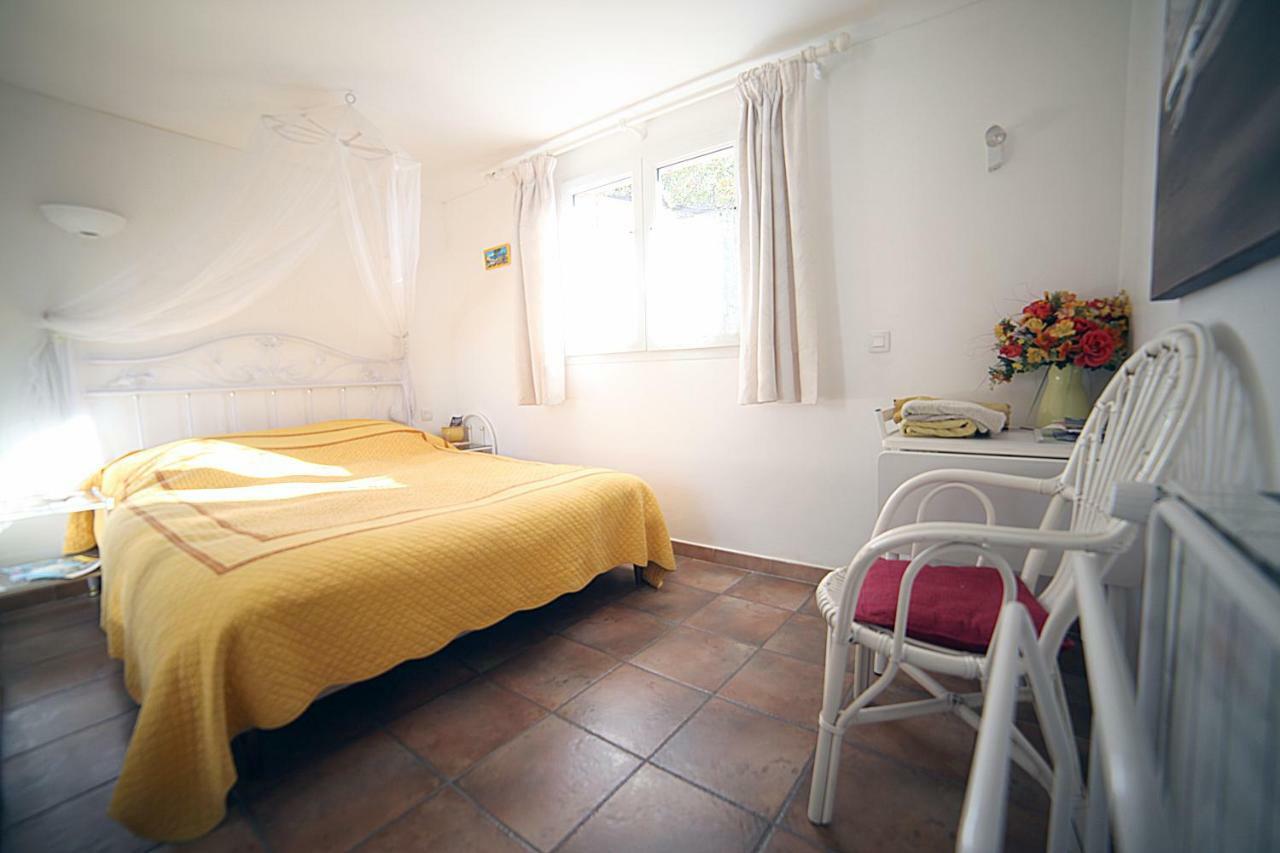 B&B Le Clos Des Vignes Saint Raphael Exterior foto